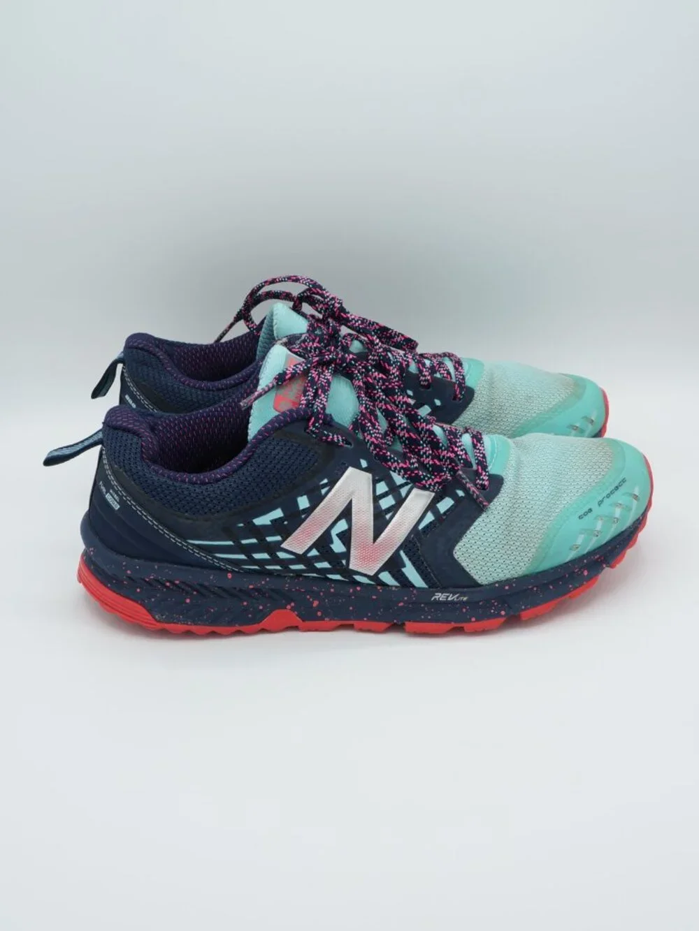 New Balance 590v4 All Terrain Trail Running Shoes Women's Size 8.5